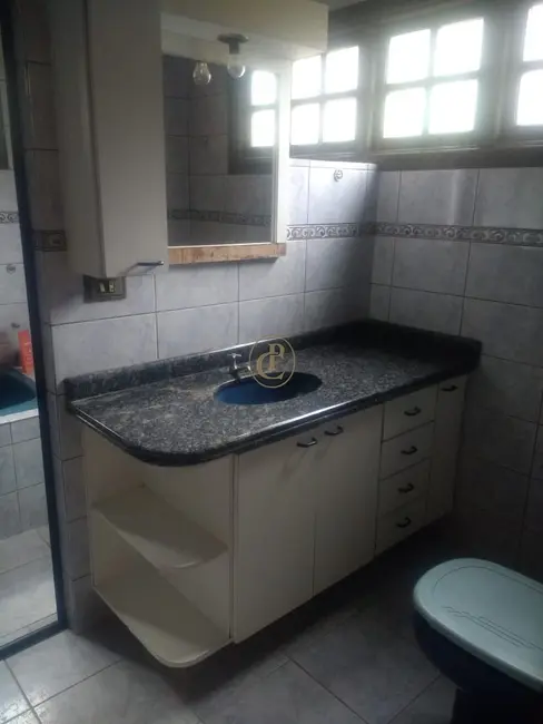 Chácara com 6 quartos à venda, 400m2 em Centro, Paraibuna - SP - imagem 2 Foto 2 de Chácara com 6 quartos à venda, 400m2 em Centro, Paraibuna - SP