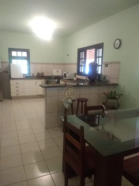 Chácara com 6 quartos à venda, 400m2 em Centro, Paraibuna - SP - imagem 6 Foto 6 de Chácara com 6 quartos à venda, 400m2 em Centro, Paraibuna - SP