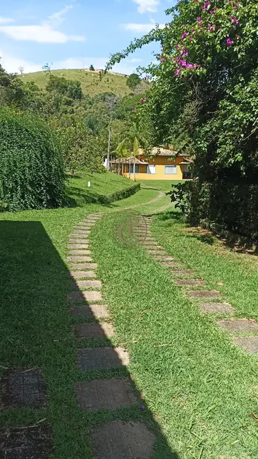 Chácara com 3 quartos à venda, 244m2 em Paraibuna - SP - imagem 4 Foto 4 de Chácara com 3 quartos à venda, 244m2 em Paraibuna - SP