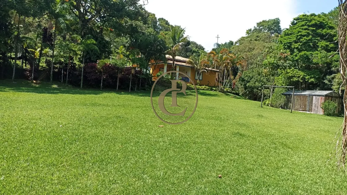 Chácara com 3 quartos à venda, 244m2 em Paraibuna - SP - imagem 1 Foto 1 de Chácara com 3 quartos à venda, 244m2 em Paraibuna - SP