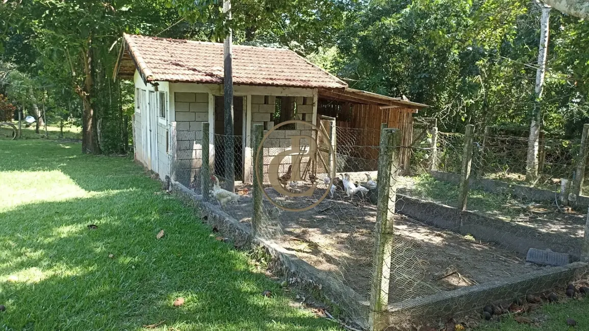 Chácara com 3 quartos à venda, 244m2 em Paraibuna - SP - imagem 6 Foto 6 de Chácara com 3 quartos à venda, 244m2 em Paraibuna - SP