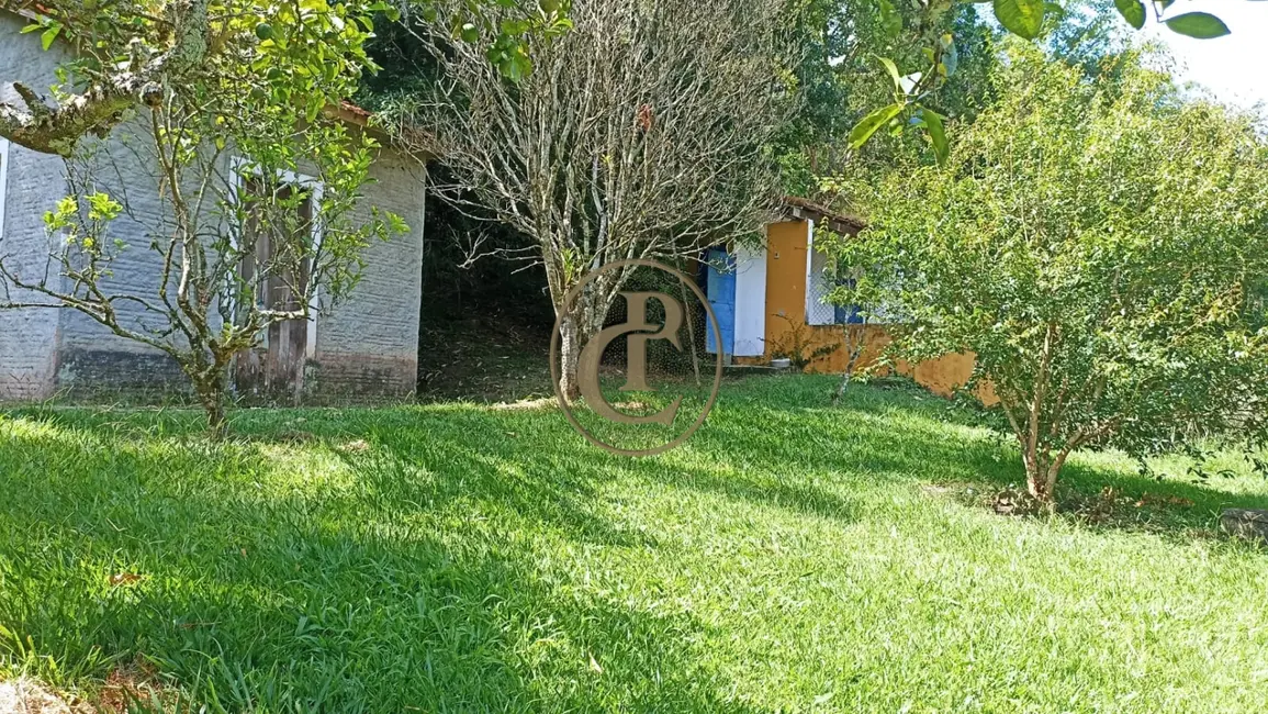 Chácara com 3 quartos à venda, 244m2 em Paraibuna - SP - imagem 3 Foto 3 de Chácara com 3 quartos à venda, 244m2 em Paraibuna - SP