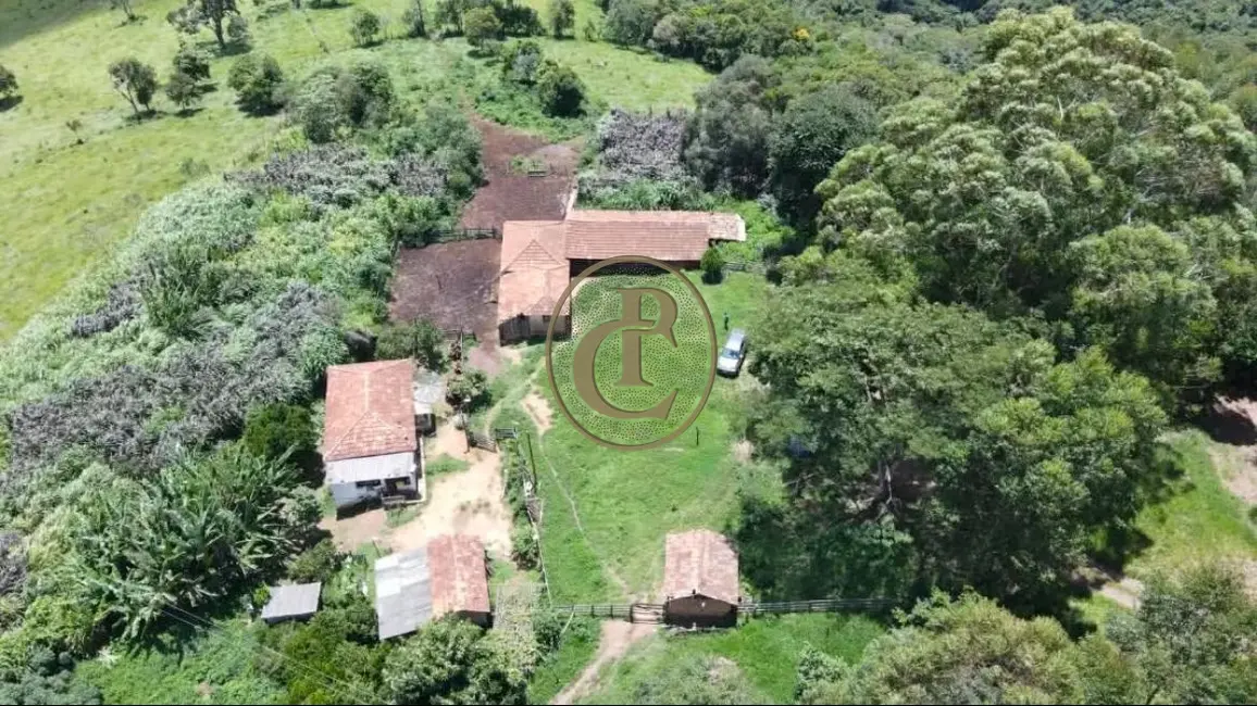 Fazenda / Haras com 3 quartos à venda, 100m2 em Centro, Bom Jardim De Minas - MG - imagem 6 Foto 6 de Fazenda / Haras com 3 quartos à venda, 100m2 em Centro, Bom Jardim De Minas - MG