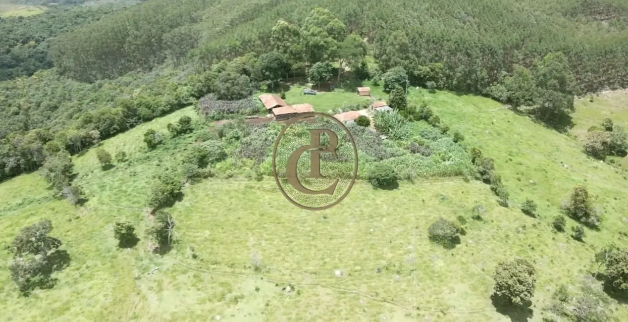 Fazenda / Haras com 3 quartos à venda, 100m2 em Centro, Bom Jardim De Minas - MG - imagem 8 Foto 8 de Fazenda / Haras com 3 quartos à venda, 100m2 em Centro, Bom Jardim De Minas - MG