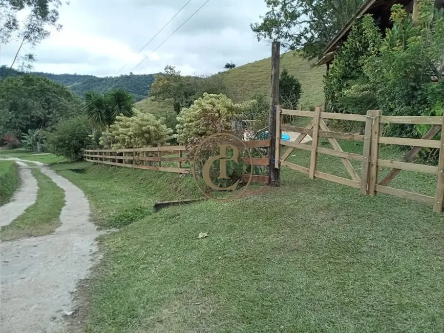 Sítio / Rancho com 2 quartos à venda, 200m2 em Paraibuna - SP - imagem 8 Foto 8 de Sítio / Rancho com 2 quartos à venda, 200m2 em Paraibuna - SP