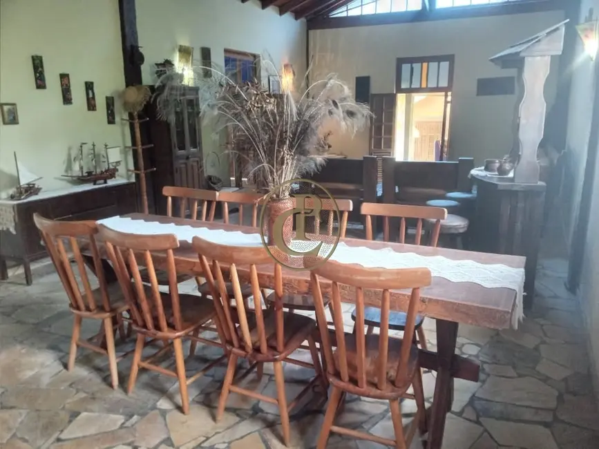 Sítio / Rancho com 5 quartos à venda, 150m2 em Paraibuna - SP - imagem 8 Foto 8 de Sítio / Rancho com 5 quartos à venda, 150m2 em Paraibuna - SP