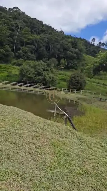 Fazenda / Haras com 3 quartos à venda, 250m2 em Paraibuna - SP - imagem 3 Foto 3 de Fazenda / Haras com 3 quartos à venda, 250m2 em Paraibuna - SP