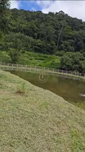Fazenda / Haras com 3 quartos à venda, 250m2 em Paraibuna - SP - imagem 4 Foto 4 de Fazenda / Haras com 3 quartos à venda, 250m2 em Paraibuna - SP