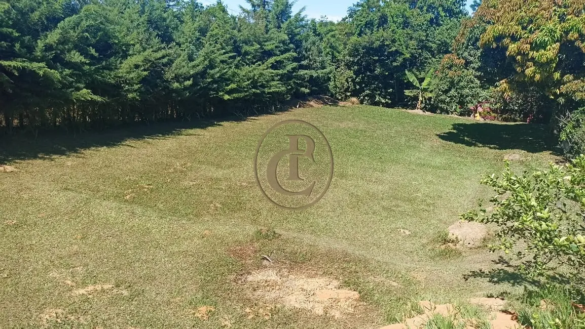 Chácara com 4 quartos à venda, 200m2 em Paraibuna - SP - imagem 2 Foto 2 de Chácara com 4 quartos à venda, 200m2 em Paraibuna - SP