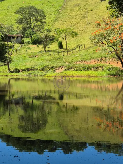 Sítio / Rancho com 3 quartos à venda, 250m2 em Sao Jose Dos Campos - SP - imagem 1 Foto 1 de Sítio / Rancho com 3 quartos à venda, 250m2 em Sao Jose Dos Campos - SP
