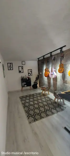 Casa com 4 quartos à venda, 200m2 em Paraibuna - SP - imagem 5 Foto 5 de Casa com 4 quartos à venda, 200m2 em Paraibuna - SP