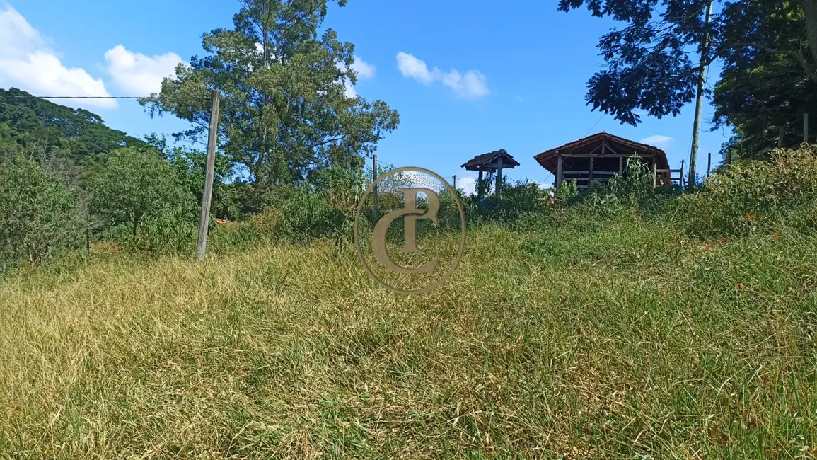 Sítio / Rancho com 2 quartos à venda, 100m2 em Paraibuna - SP - imagem 8 Foto 8 de Sítio / Rancho com 2 quartos à venda, 100m2 em Paraibuna - SP