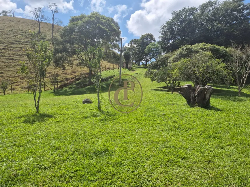 Sítio / Rancho com 3 quartos à venda, 150m2 em Paraibuna - SP - imagem 1 Foto 1 de Sítio / Rancho com 3 quartos à venda, 150m2 em Paraibuna - SP