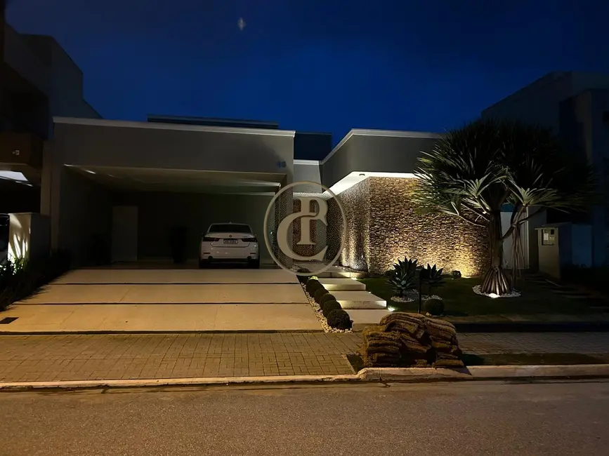 Casa de Condomínio com 3 quartos à venda, 250m2 em Sao Jose Dos Campos - SP - imagem 1 Foto 1 de Casa de Condomínio com 3 quartos à venda, 250m2 em Sao Jose Dos Campos - SP