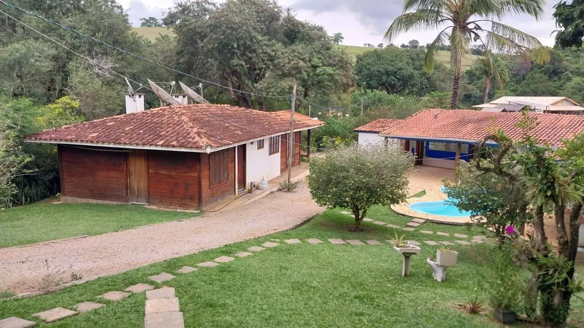 Sítio / Rancho com 3 quartos à venda, 200m2 em Paraibuna - SP - imagem 2 Foto 2 de Sítio / Rancho com 3 quartos à venda, 200m2 em Paraibuna - SP