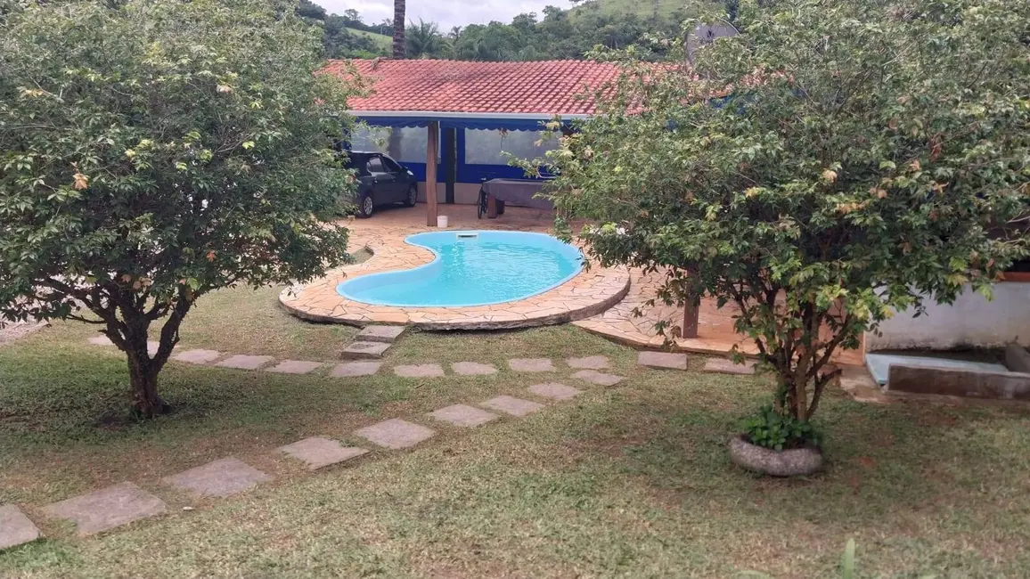 Sítio / Rancho com 3 quartos à venda, 200m2 em Paraibuna - SP - imagem 5 Foto 5 de Sítio / Rancho com 3 quartos à venda, 200m2 em Paraibuna - SP