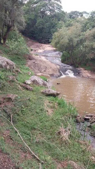 Sítio / Rancho com 3 quartos à venda, 200m2 em Paraibuna - SP - imagem 3 Foto 3 de Sítio / Rancho com 3 quartos à venda, 200m2 em Paraibuna - SP