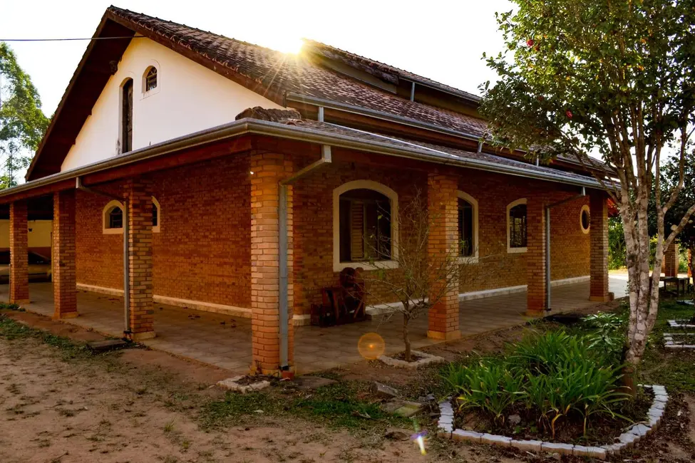 Foto 1 de Sítio / Rancho com 3 quartos à venda, 200m2 em Jambeiro - SP