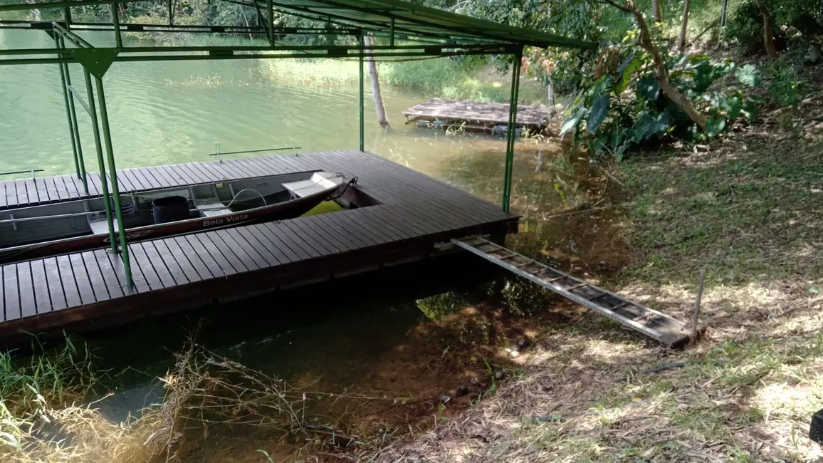 Chácara com 3 quartos à venda, 200m2 em Sao Jose Dos Campos - SP - imagem 2 Foto 2 de Chácara com 3 quartos à venda, 200m2 em Sao Jose Dos Campos - SP