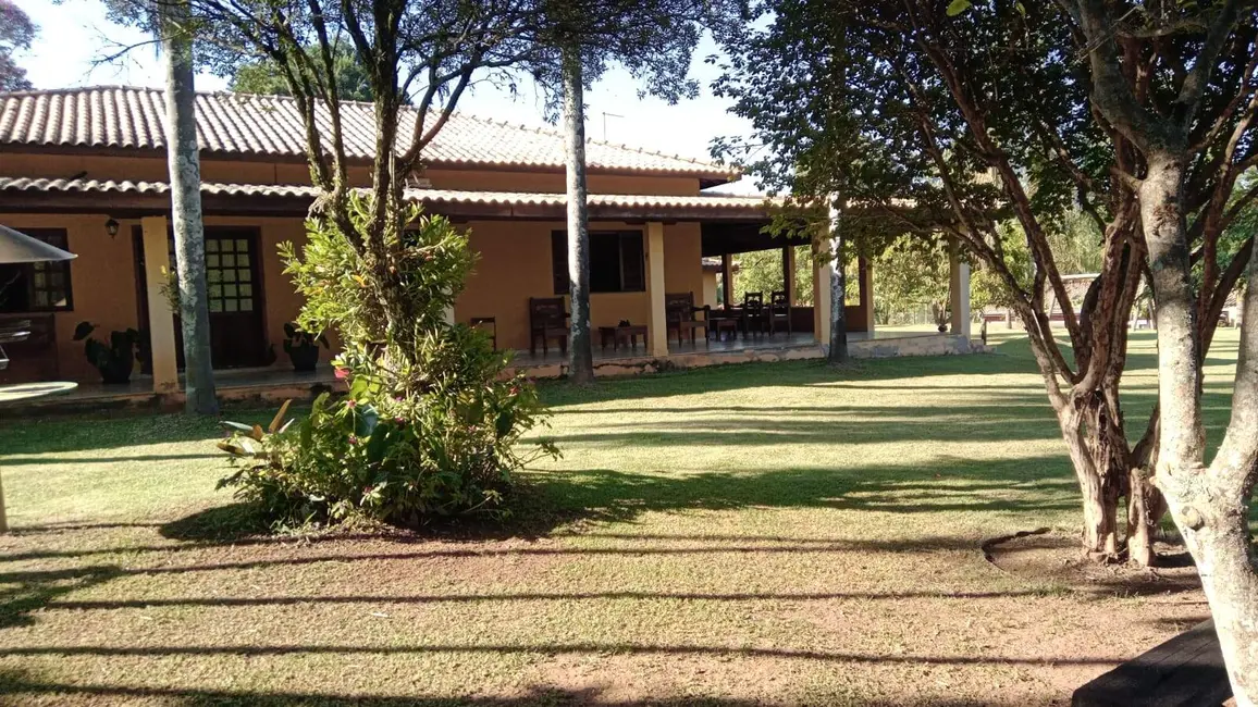 Chácara com 3 quartos à venda, 200m2 em Sao Jose Dos Campos - SP - imagem 4 Foto 4 de Chácara com 3 quartos à venda, 200m2 em Sao Jose Dos Campos - SP