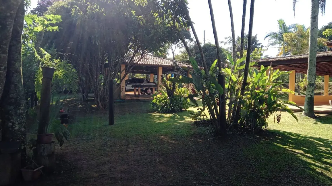 Chácara com 3 quartos à venda, 200m2 em Sao Jose Dos Campos - SP - imagem 6 Foto 6 de Chácara com 3 quartos à venda, 200m2 em Sao Jose Dos Campos - SP