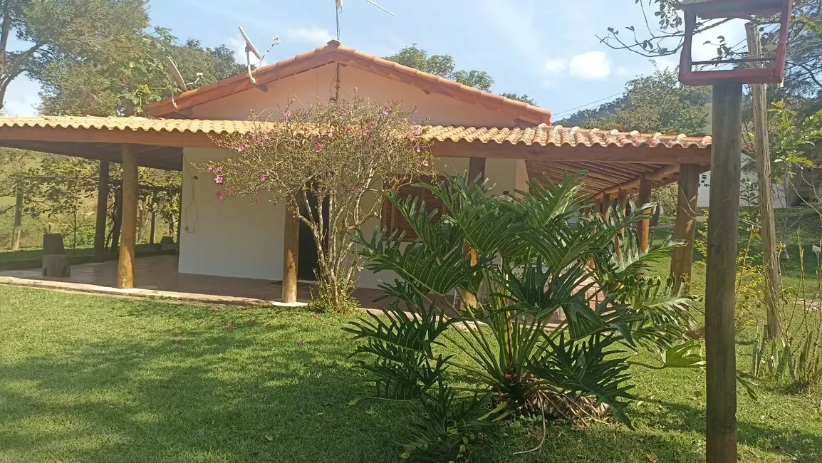 Sítio / Rancho com 2 quartos à venda, 300m2 em Paraibuna - SP - imagem 2 Foto 2 de Sítio / Rancho com 2 quartos à venda, 300m2 em Paraibuna - SP