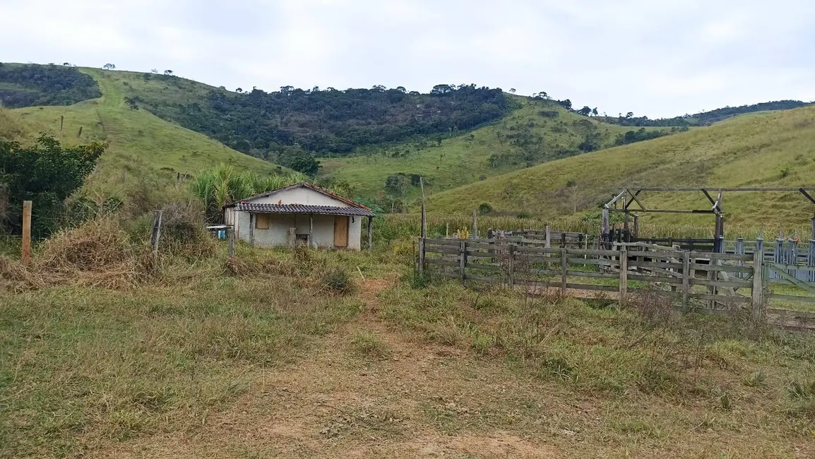 Fazenda / Haras com 3 quartos à venda, 200m2 em Paraibuna - SP - imagem 6 Foto 6 de Fazenda / Haras com 3 quartos à venda, 200m2 em Paraibuna - SP