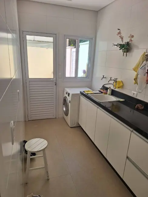 Casa de Condomínio com 3 quartos à venda, 300m2 em Jambeiro - SP - imagem 5 Foto 5 de Casa de Condomínio com 3 quartos à venda, 300m2 em Jambeiro - SP