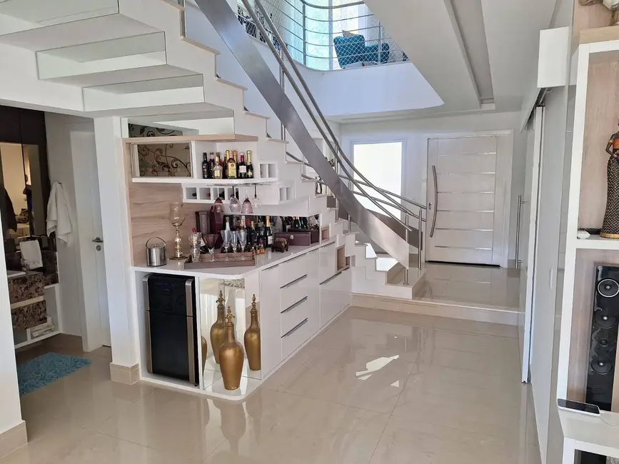 Casa de Condomínio com 3 quartos à venda, 300m2 em Jambeiro - SP - imagem 9 Foto 9 de Casa de Condomínio com 3 quartos à venda, 300m2 em Jambeiro - SP