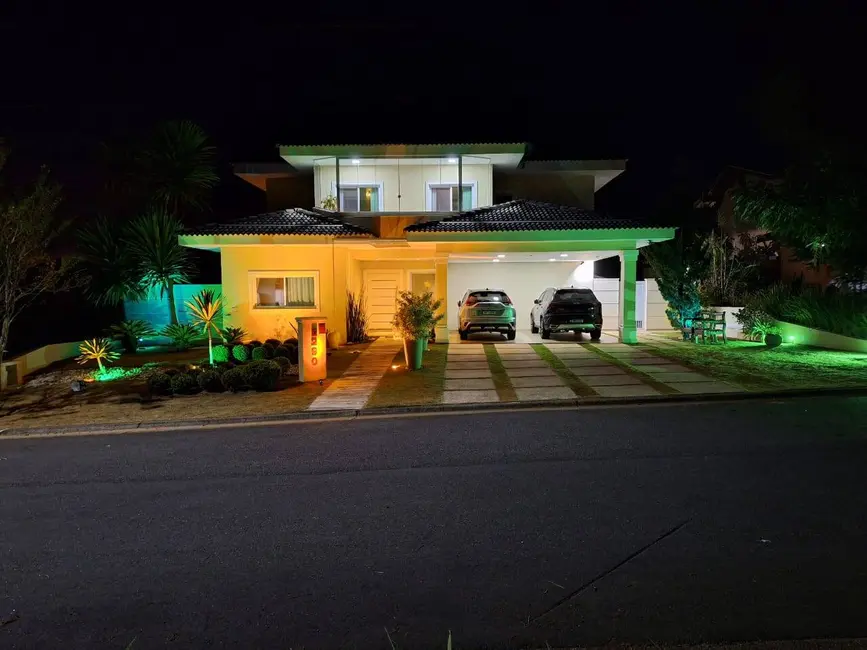 Casa de Condomínio com 3 quartos à venda, 300m2 em Jambeiro - SP - imagem 4 Foto 4 de Casa de Condomínio com 3 quartos à venda, 300m2 em Jambeiro - SP