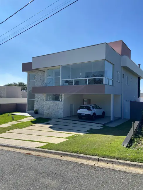Foto 3 de Casa de Condomínio com 3 quartos à venda, 250m2 em Jambeiro - SP
