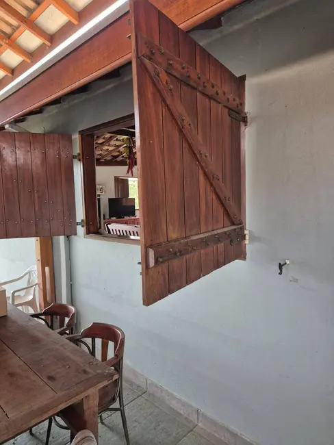 Foto 3 de Chácara com 3 quartos à venda, 3850m2 em Vila Santos, Cacapava - SP