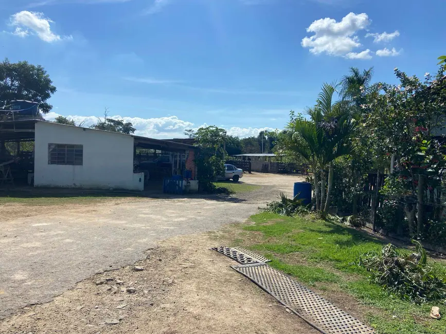Foto 2 de Sítio / Rancho com 3 quartos à venda, 200m2 em Vila Santos, Cacapava - SP