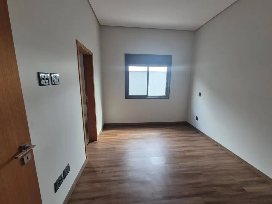 Foto 9 de Casa à venda, 250m2 em Sao Jose Dos Campos - SP