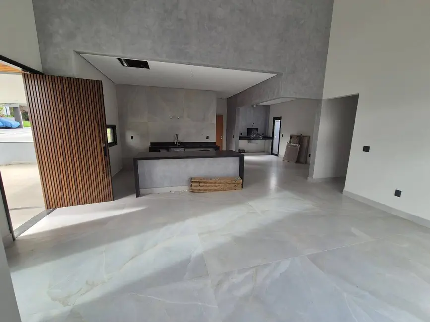 Foto 1 de Casa à venda, 250m2 em Sao Jose Dos Campos - SP