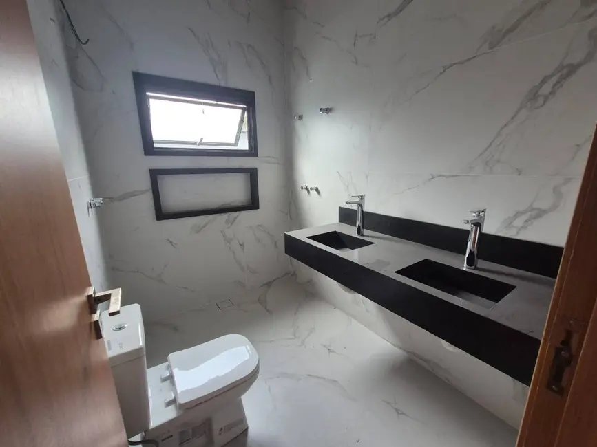 Foto 3 de Casa à venda, 250m2 em Sao Jose Dos Campos - SP