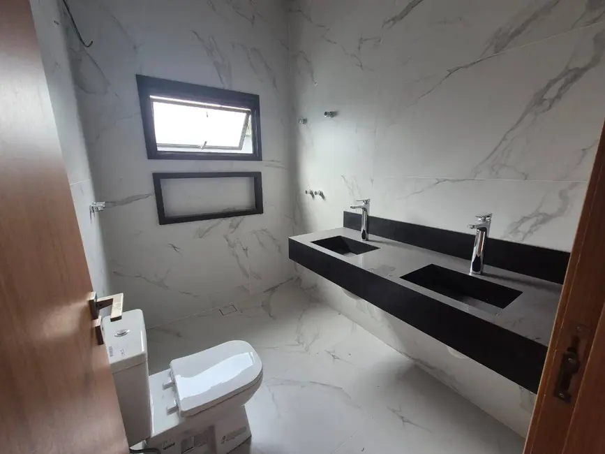 Foto 8 de Casa à venda, 250m2 em Sao Jose Dos Campos - SP