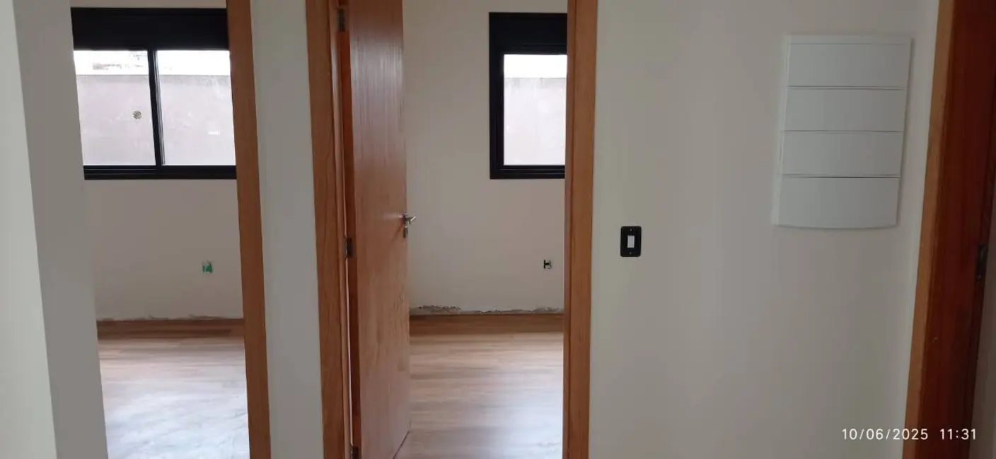 Casa à venda, 250m2 em Sao Jose Dos Campos - SP - imagem 3 Foto 3 de Casa à venda, 250m2 em Sao Jose Dos Campos - SP