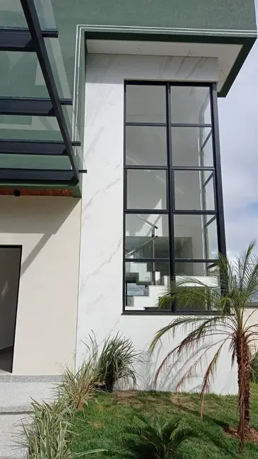Foto 3 de Casa à venda, 270m2 em Sao Jose Dos Campos - SP