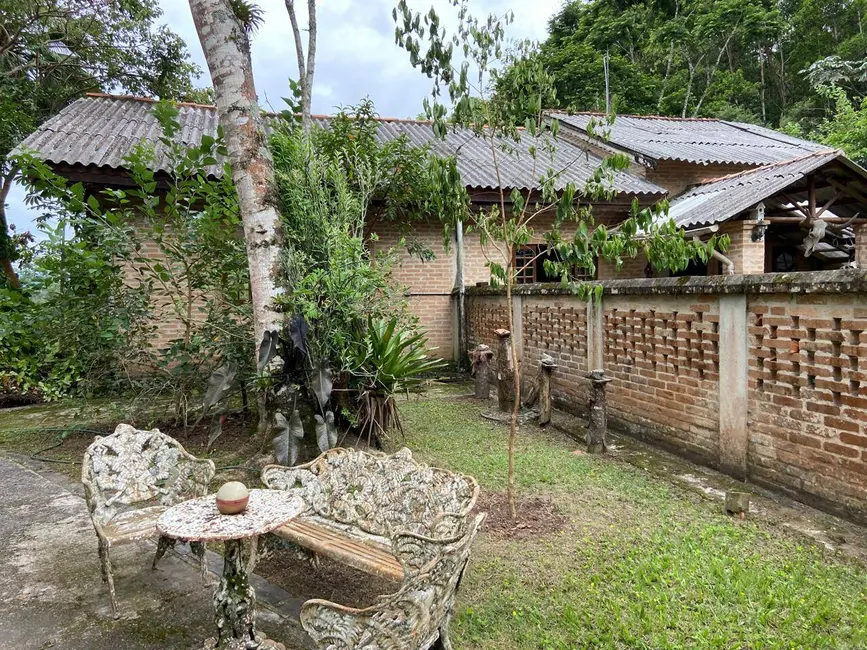 Sítio / Rancho com 3 quartos à venda, 200m2 em Sao Jose Dos Campos - SP - imagem 6 Foto 6 de Sítio / Rancho com 3 quartos à venda, 200m2 em Sao Jose Dos Campos - SP