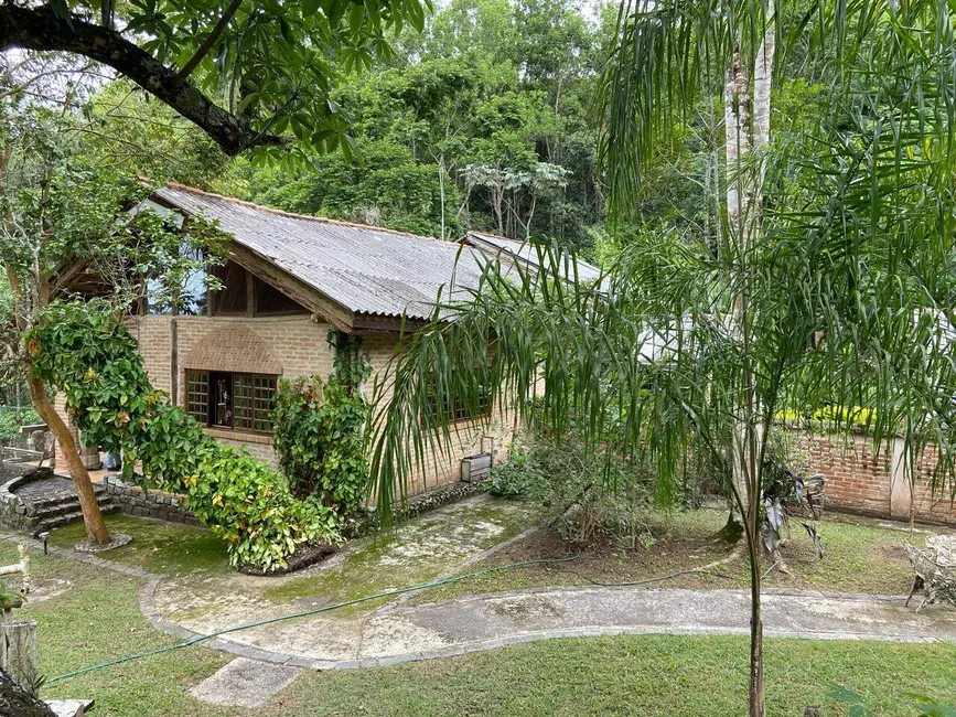 Sítio / Rancho com 3 quartos à venda, 200m2 em Sao Jose Dos Campos - SP - imagem 2 Foto 2 de Sítio / Rancho com 3 quartos à venda, 200m2 em Sao Jose Dos Campos - SP
