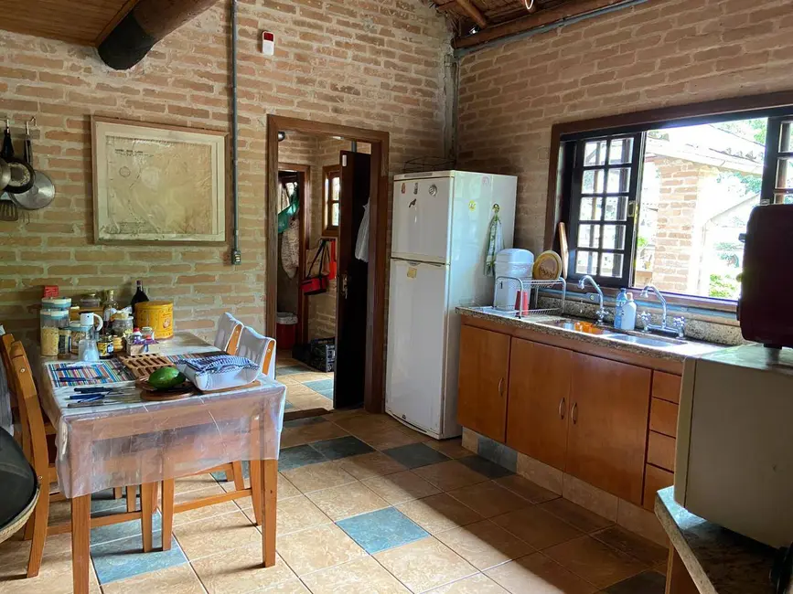 Sítio / Rancho com 3 quartos à venda, 200m2 em Sao Jose Dos Campos - SP - imagem 9 Foto 9 de Sítio / Rancho com 3 quartos à venda, 200m2 em Sao Jose Dos Campos - SP