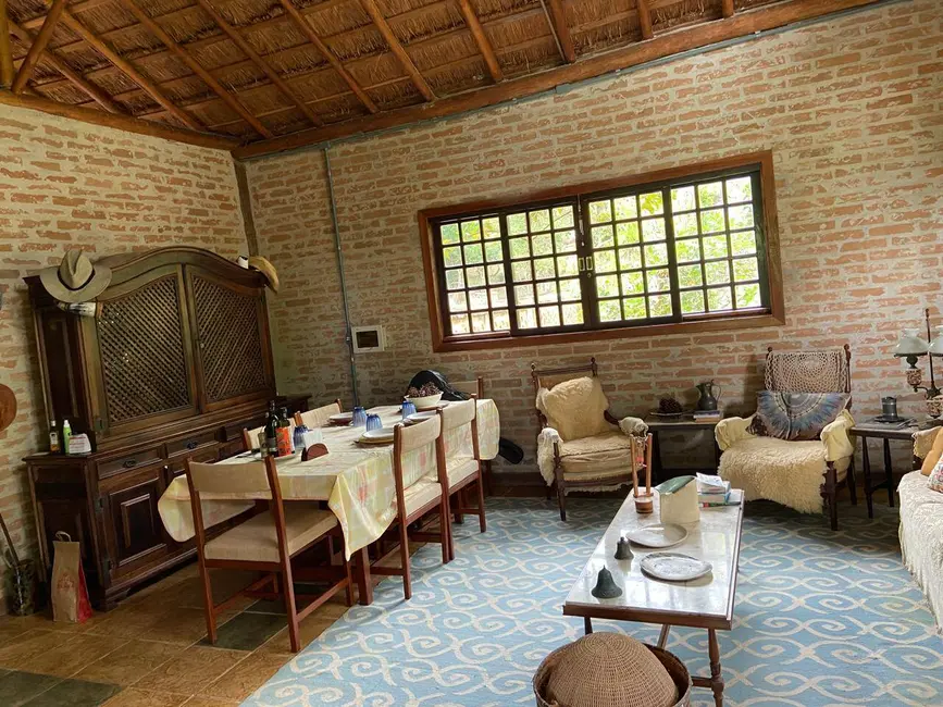 Sítio / Rancho com 3 quartos à venda, 200m2 em Sao Jose Dos Campos - SP - imagem 8 Foto 8 de Sítio / Rancho com 3 quartos à venda, 200m2 em Sao Jose Dos Campos - SP