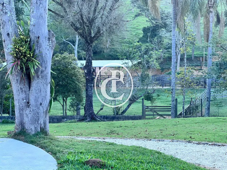 Sítio / Rancho com 4 quartos à venda, 300m2 em Paraibuna - SP - imagem 1 Foto 1 de Sítio / Rancho com 4 quartos à venda, 300m2 em Paraibuna - SP