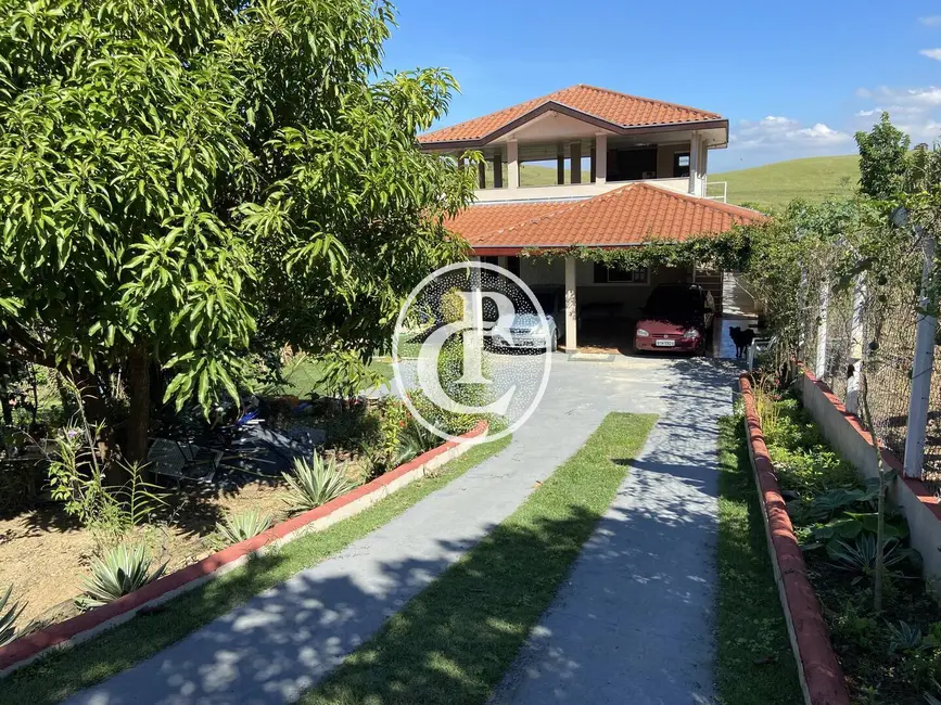 Foto 1 de Chácara com 3 quartos à venda, 1100m2 em Chácara Marambaia, Cacapava - SP