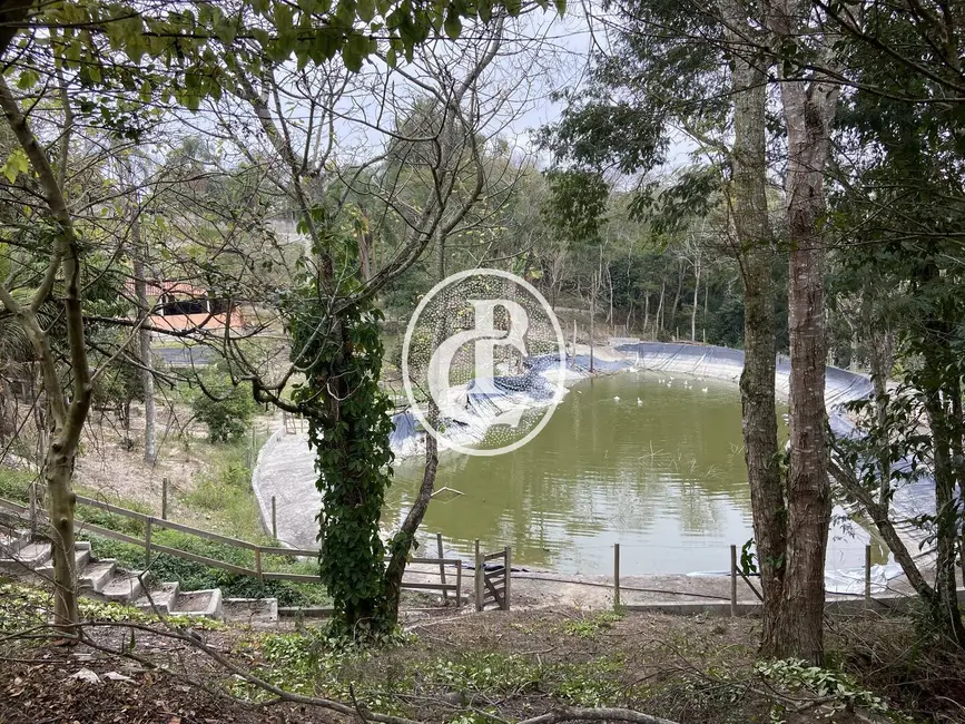 Chácara com 3 quartos à venda e para alugar, 24000m2 em Piedade, Cacapava - SP - imagem 2 Foto 2 de Chácara com 3 quartos à venda e para alugar, 24000m2 em Piedade, Cacapava - SP
