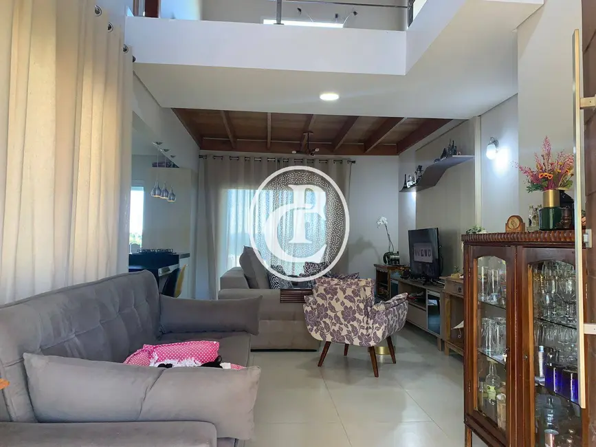 Casa de Condomínio com 3 quartos à venda, 1000m2 em Paraibuna - SP - imagem 5 Foto 5 de Casa de Condomínio com 3 quartos à venda, 1000m2 em Paraibuna - SP