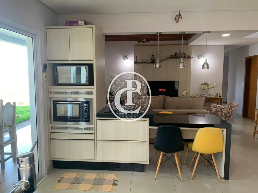 Casa de Condomínio com 3 quartos à venda, 1000m2 em Paraibuna - SP - imagem 3 Foto 3 de Casa de Condomínio com 3 quartos à venda, 1000m2 em Paraibuna - SP