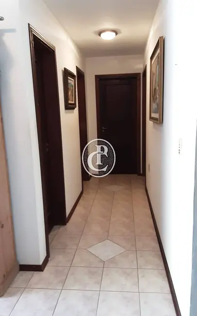 Chácara com 3 quartos à venda, 200m2 em Paraibuna - SP - imagem 6 Foto 6 de Chácara com 3 quartos à venda, 200m2 em Paraibuna - SP