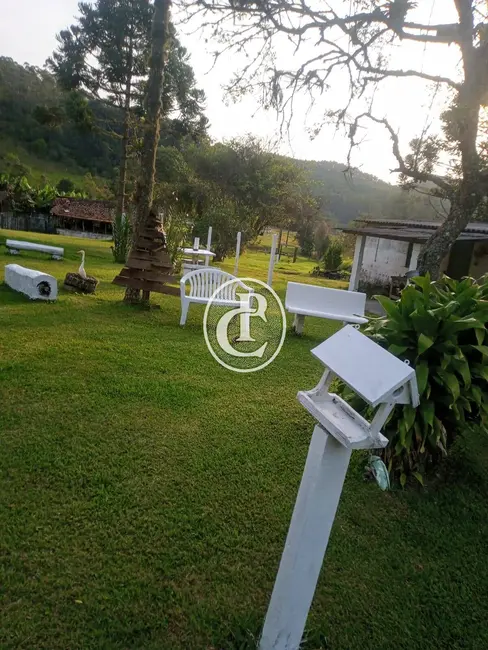 Sítio / Rancho com 3 quartos à venda, 200m2 em Paraibuna - SP - imagem 2 Foto 2 de Sítio / Rancho com 3 quartos à venda, 200m2 em Paraibuna - SP